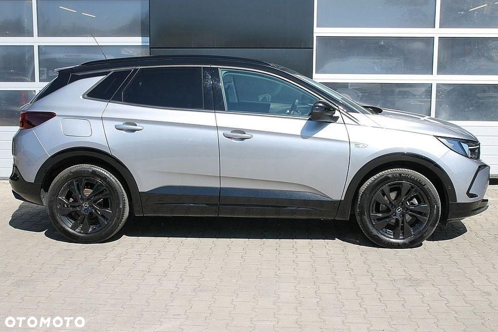 Opel Grandland 1.2 T GS S&S - 11