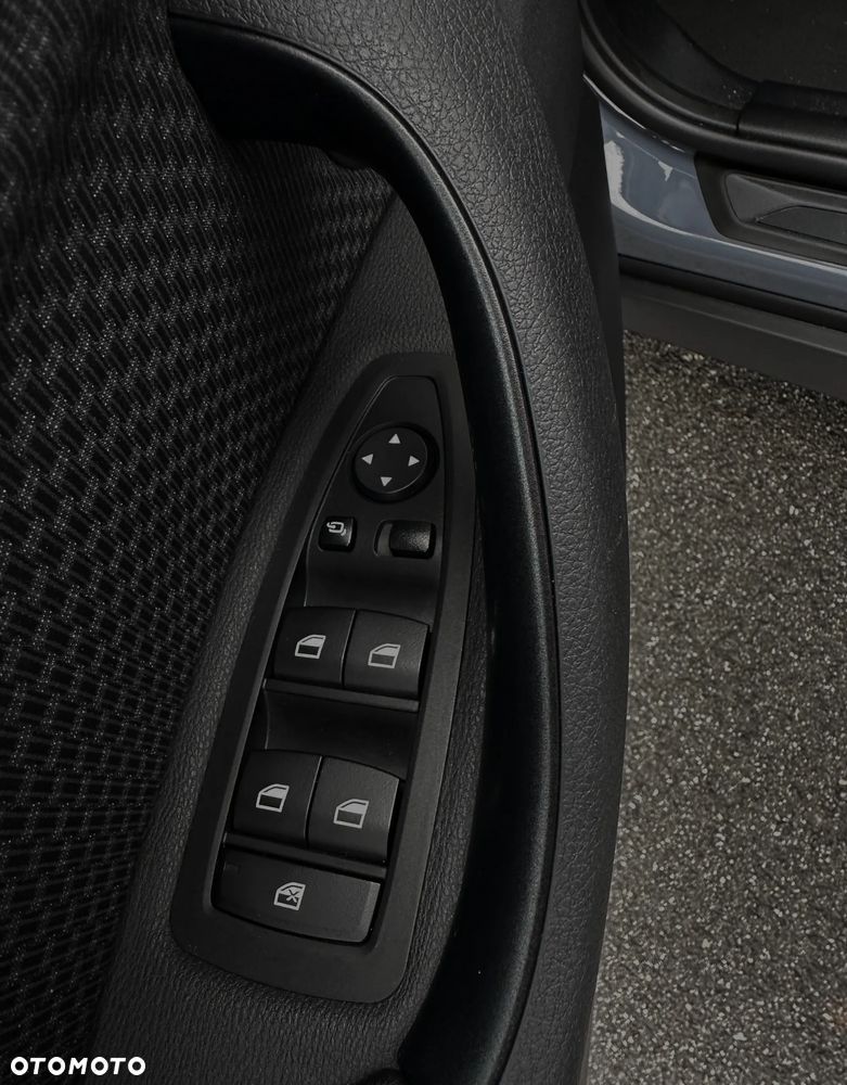 BMW X1 xDrive25e Sport Line - 23