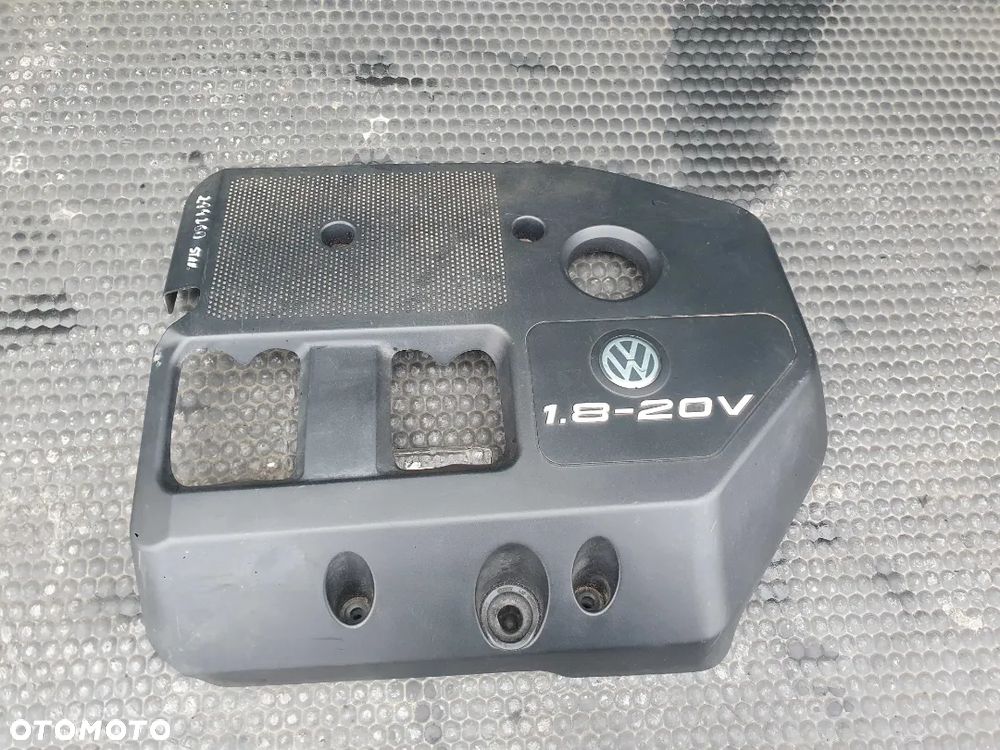 Osłona 06A103925 K L M Dekiel Pokrywa Silnika Na silnik Górna Znaczek 1.8 20V VW Golf IV 4 Skoda Seat Audi