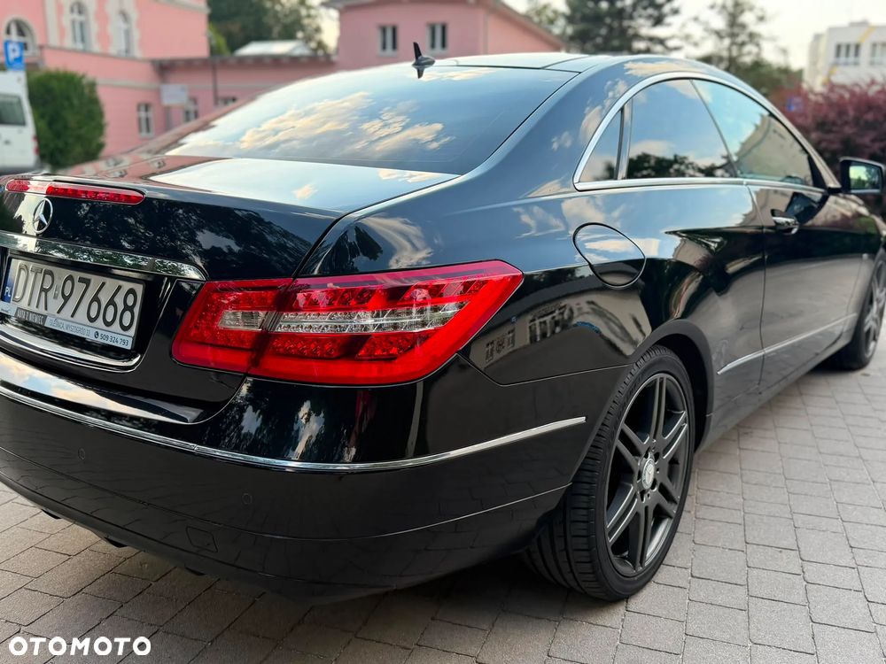 Mercedes-Benz Klasa E 250 CGI BlueEFFICIENCY Automatik Avantgarde - 12