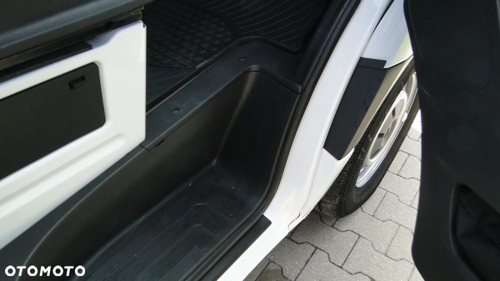 Mercedes-Benz SPRINTER - 16