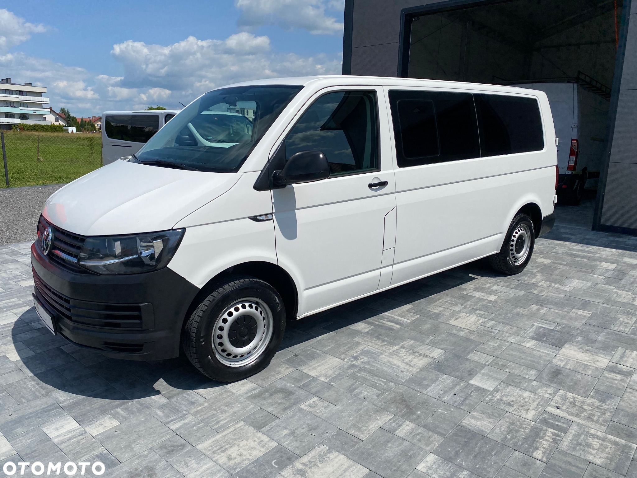 Volkswagen Transporter T6 TDI L2H2 - 11