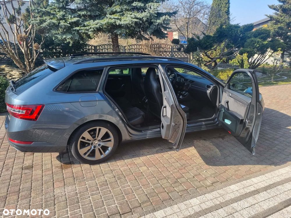 Skoda Superb 2.0 TDI Sportline DSG - 3