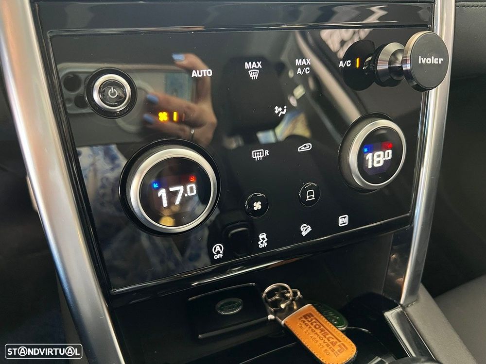 Land Rover Discovery Sport P300e Dynamic SE - 17