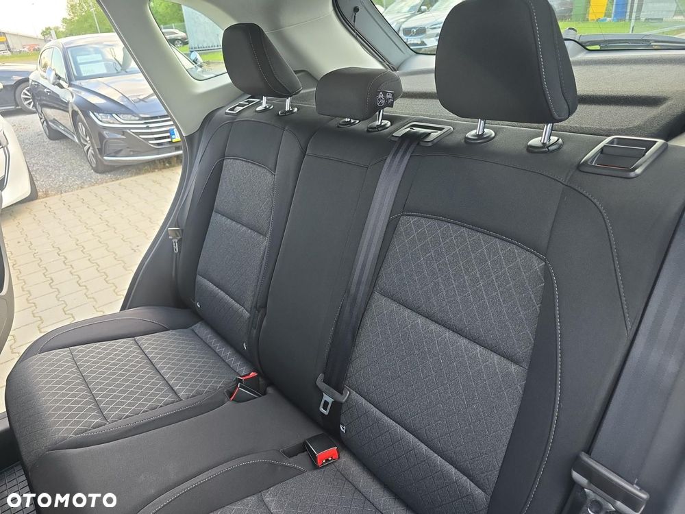 MG ZS - 16