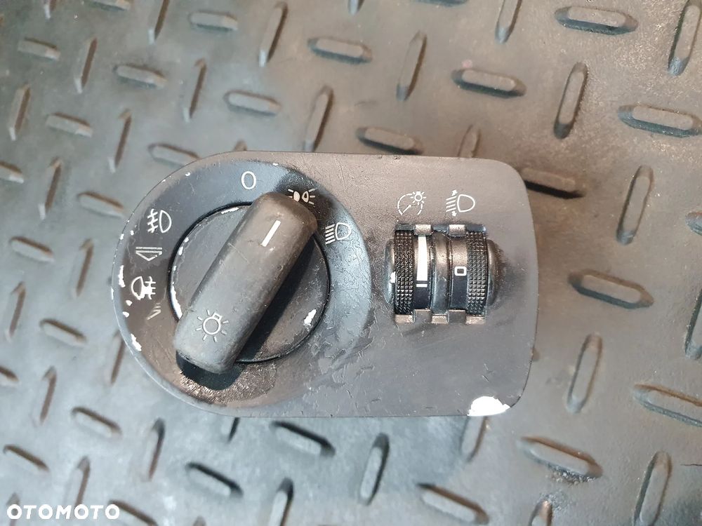 AUDI A3 8P  PANEL PRZEŁĄCZNIK ŚWIATEŁ 8P1941531C EUROPA - 2