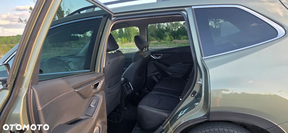 Subaru Forester 2.0i-L Platinum (EyeSight) Lineartronic - 12