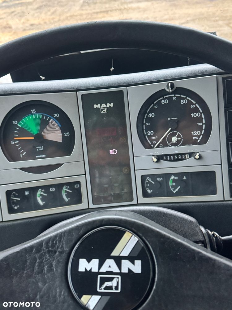 MAN F2000 - 9