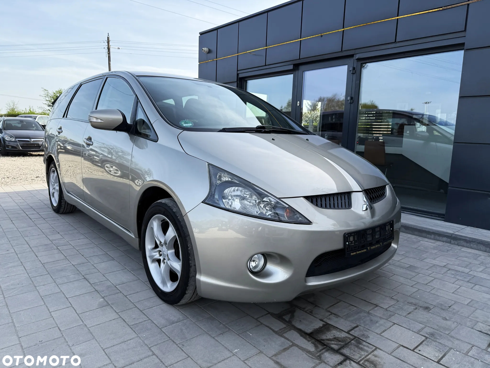 Mitsubishi Grandis 2.4 Intense - 4