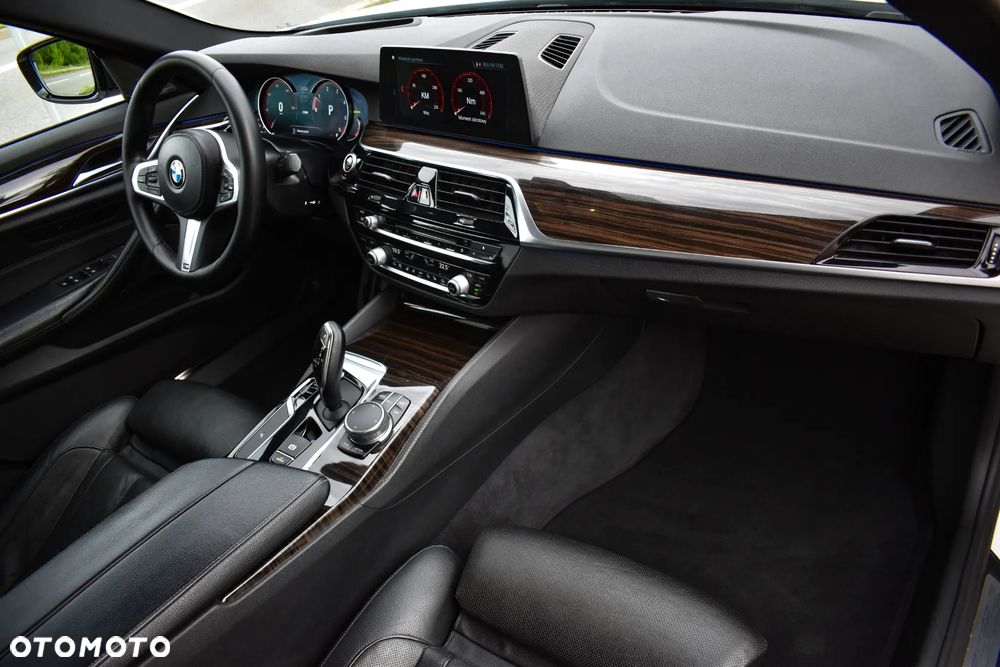 BMW Seria 5 530d Sport Line - 17