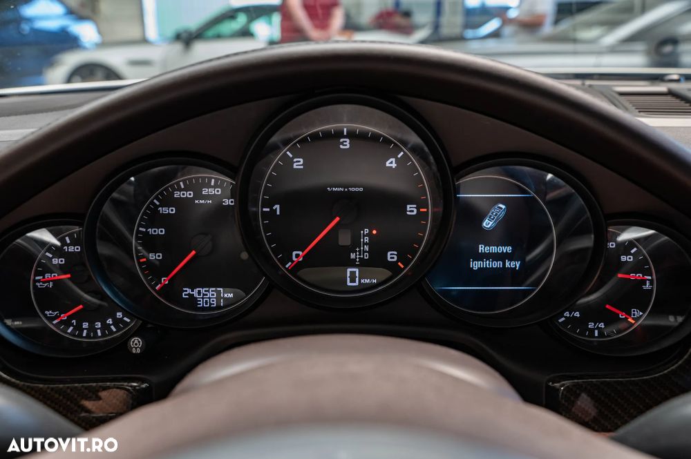 Porsche Panamera 3.0 Tiptronic S - 27