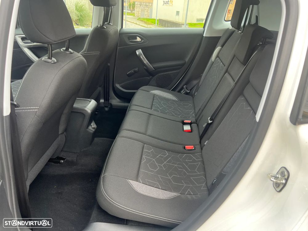 Peugeot 2008 1.2 VTi Active - 8