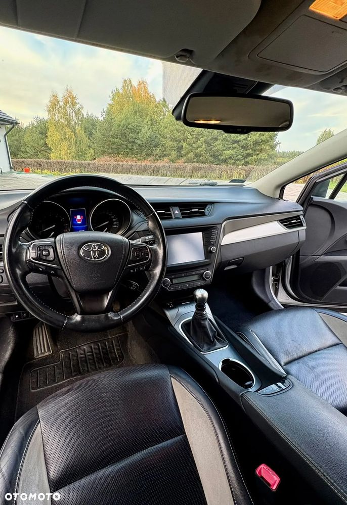 Toyota Avensis 2015 photo 4