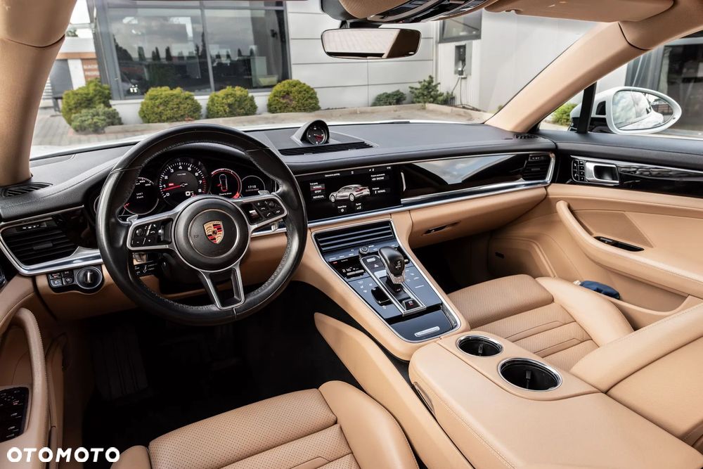 Porsche Panamera Standard - 10