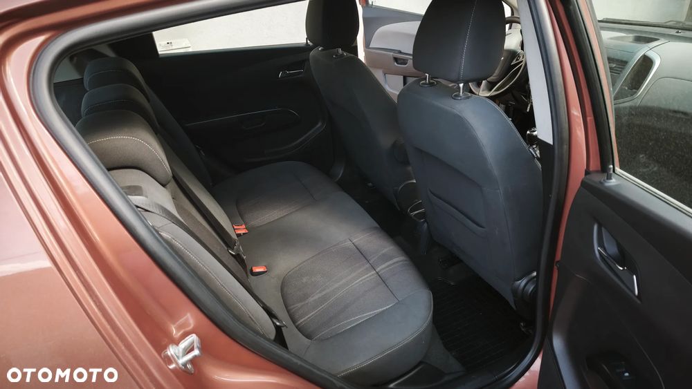 Chevrolet Aveo 1.6 LTZ - 17