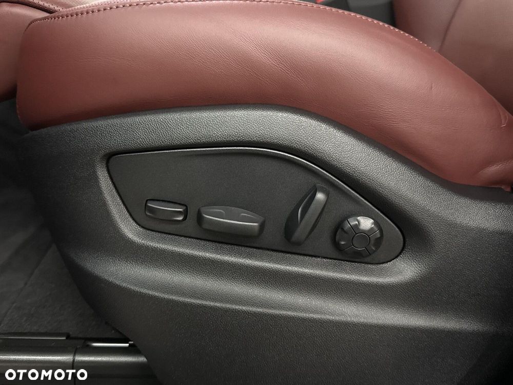 Porsche Cayenne - 21