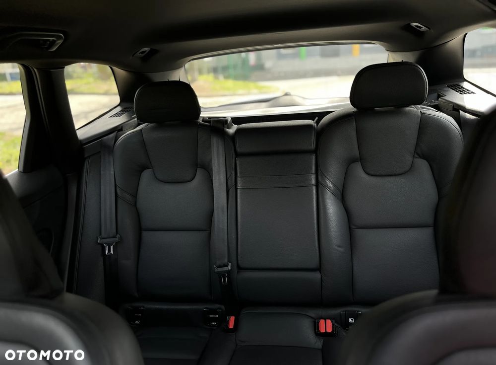 Volvo XC 60 D4 SCR R-Design - 23