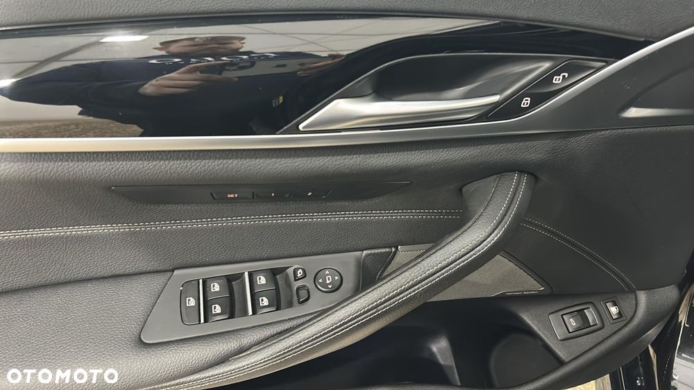 BMW Seria 5 545e xDrive - 14