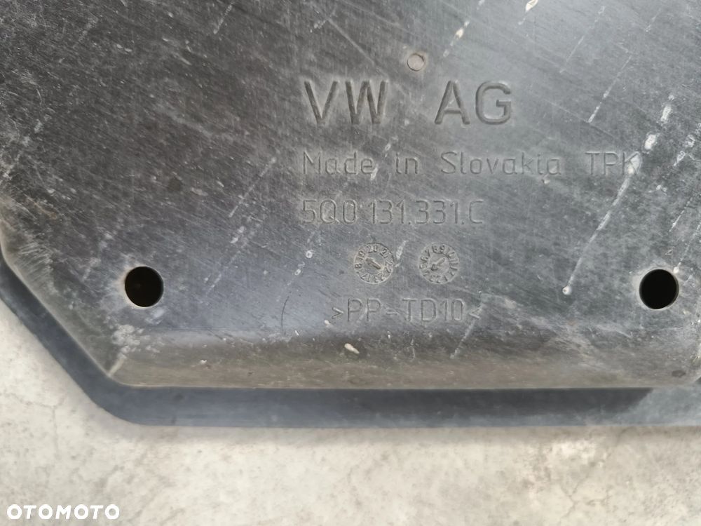 Osłona Zbiornika Adblue Skoda Octavia Karoq Seat Ateca VW T-Roc T-Cross Audi Płyta podwozia 5Q0131331C - 5