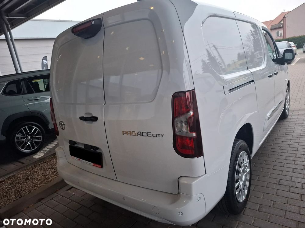 Toyota Proace City - 8
