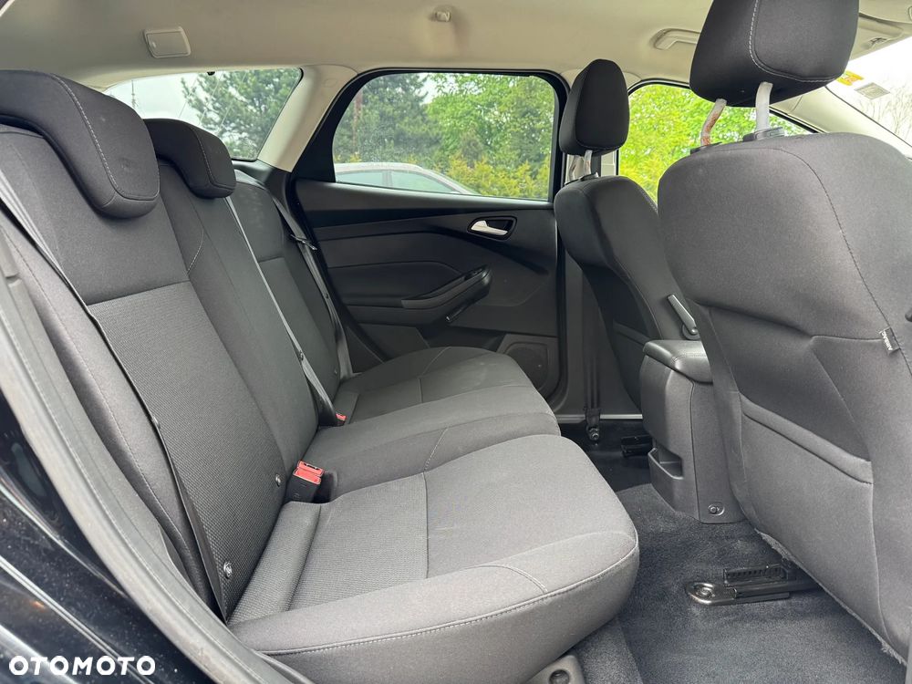 Ford Focus 1.0 EcoBoost Titanium - 24