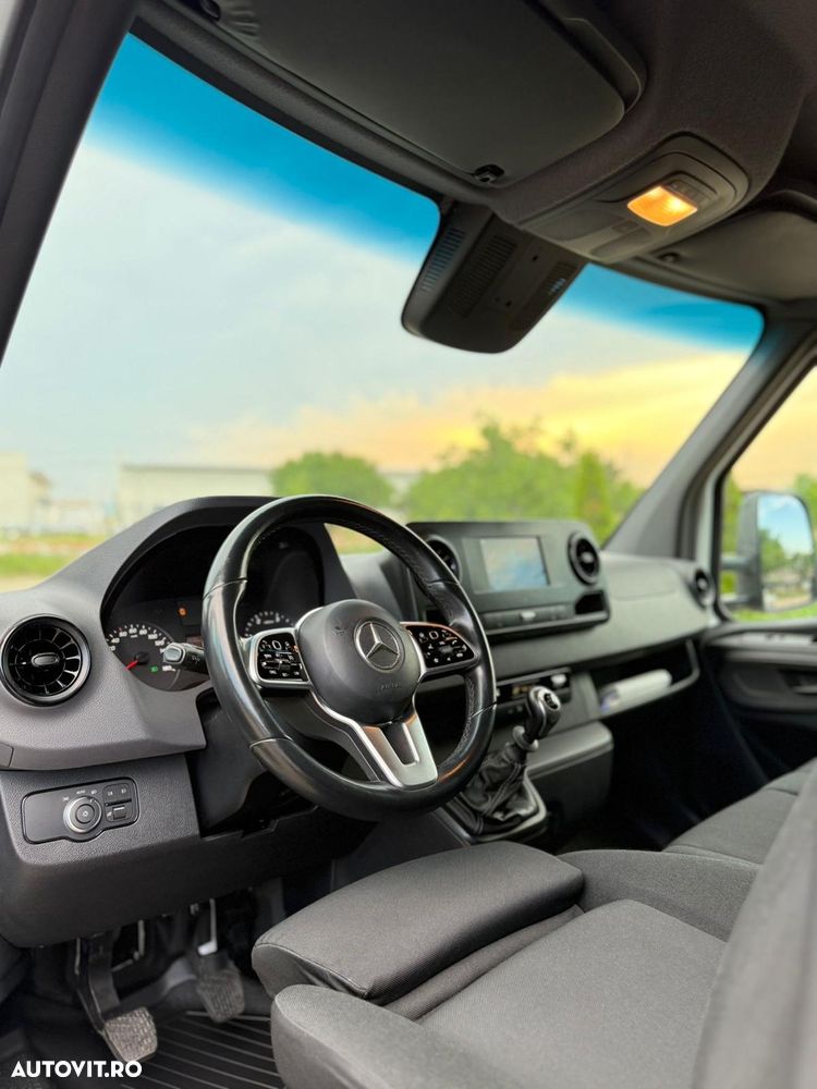 Mercedes-Benz Sprinter - 10