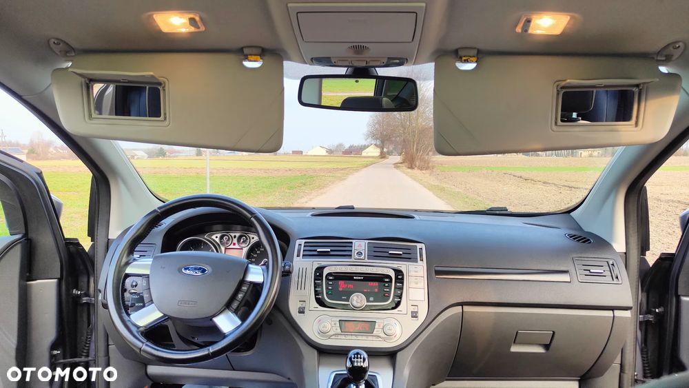 Ford Kuga 2.0 TDCi 4x4 Titanium - 9