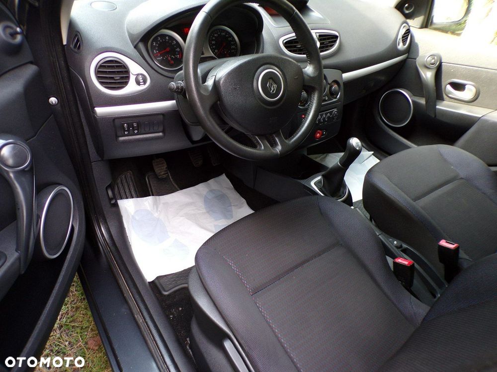 Renault Clio - 29