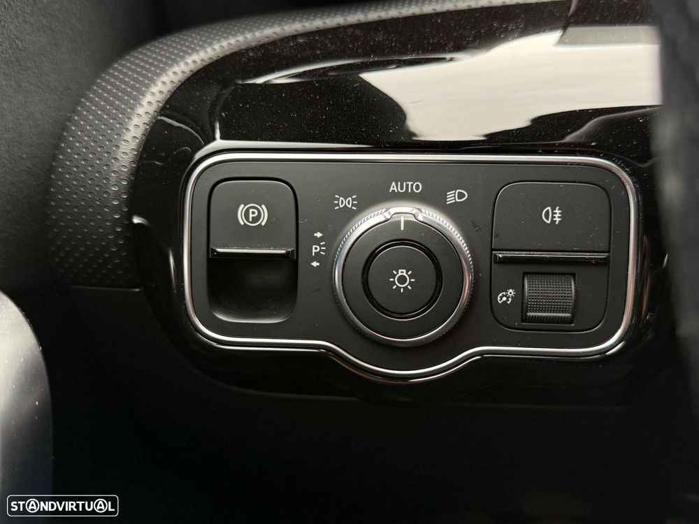 Mercedes-Benz CLA 180 d Shooting Brake AMG Line Aut. - 26