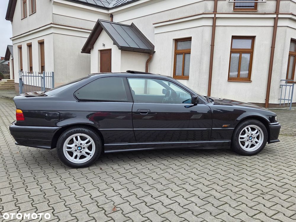 BMW Seria 3 323i - 8