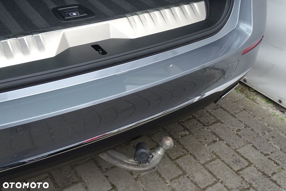 BMW Seria 5 530e xDrive Luxury Line sport - 31