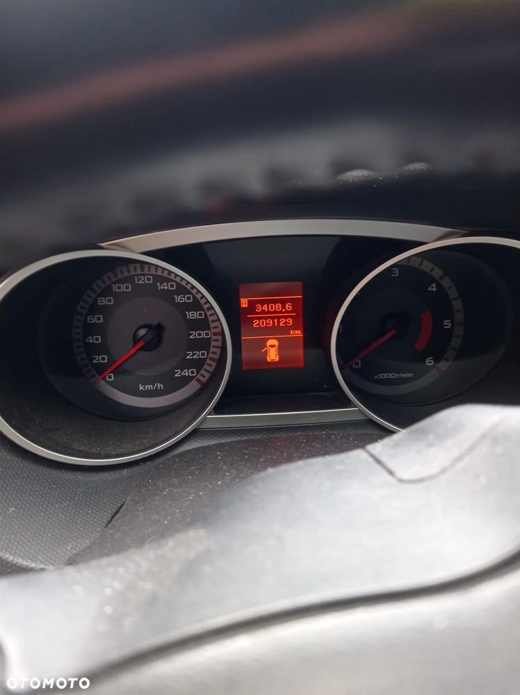 Mitsubishi Outlander 2.0 DID Instyle NAVI - 3