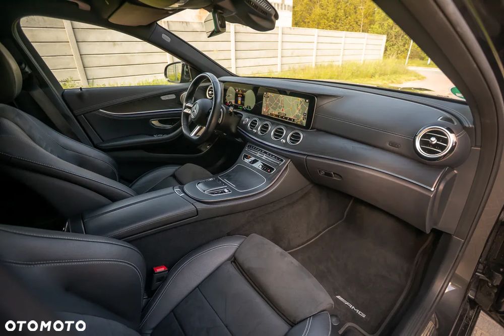 Mercedes-Benz Klasa E 300de 4Matic 9G-TRONIC - 24