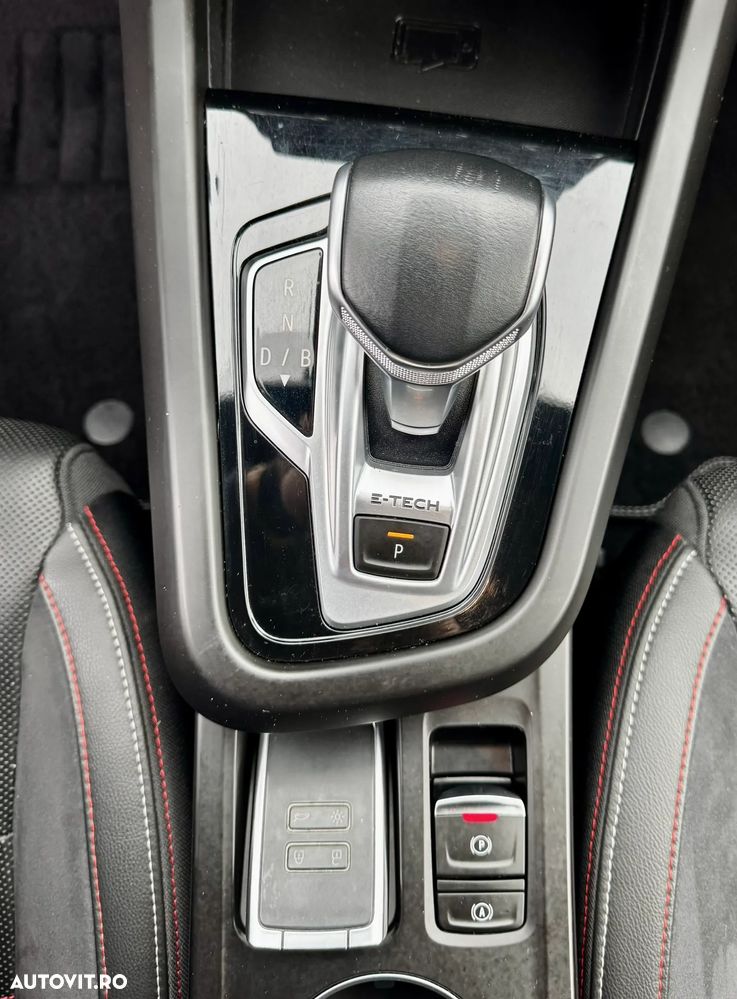 Renault Arkana E-TECH Hybrid RS Line - 28