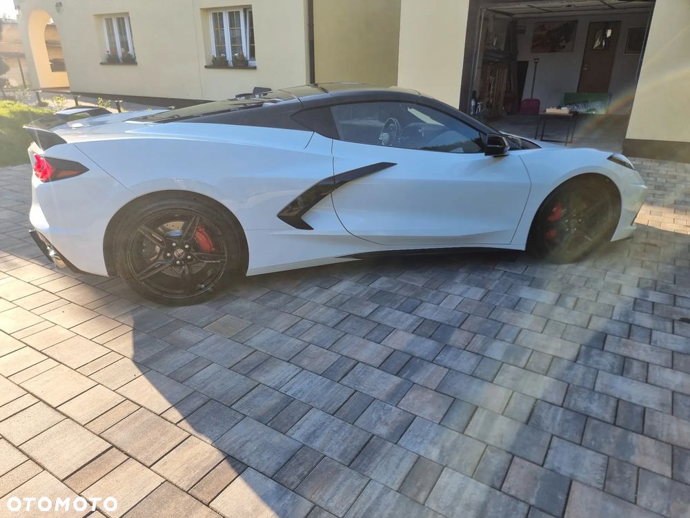 Chevrolet Corvette - 12