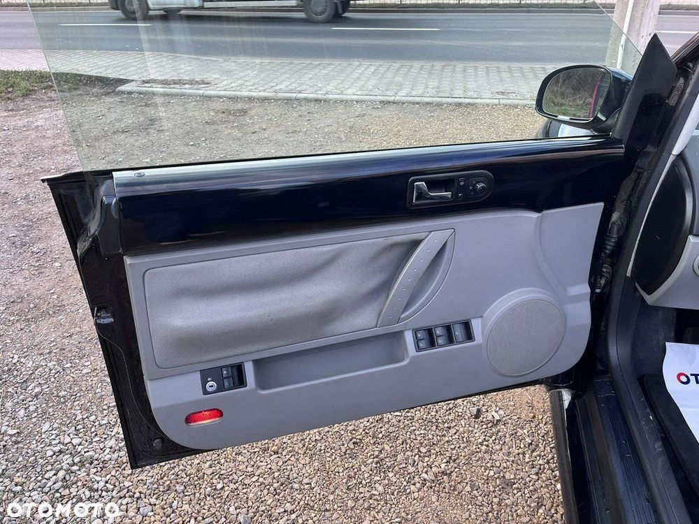 Volkswagen New Beetle - 5