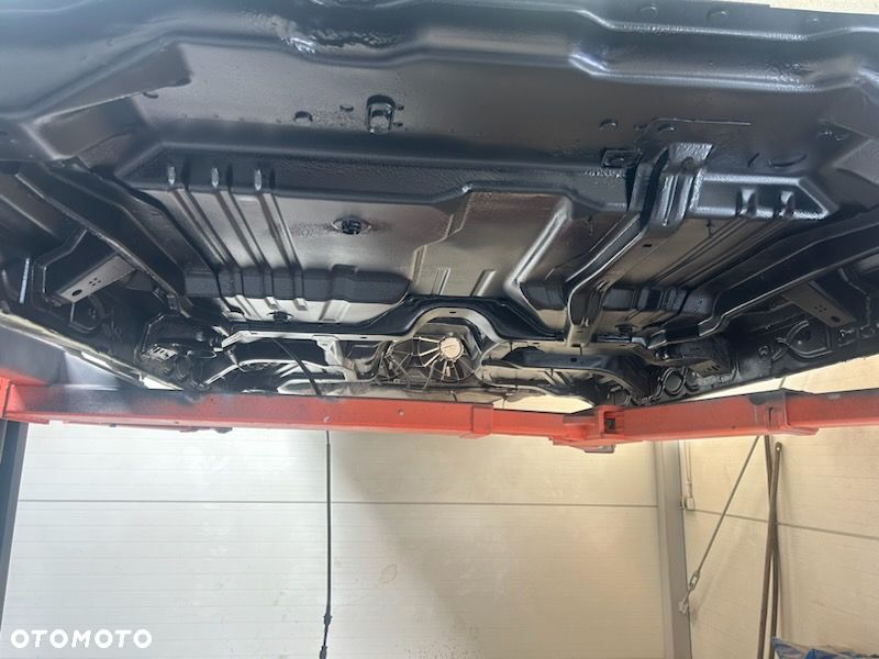 Chevrolet Silverado - 27