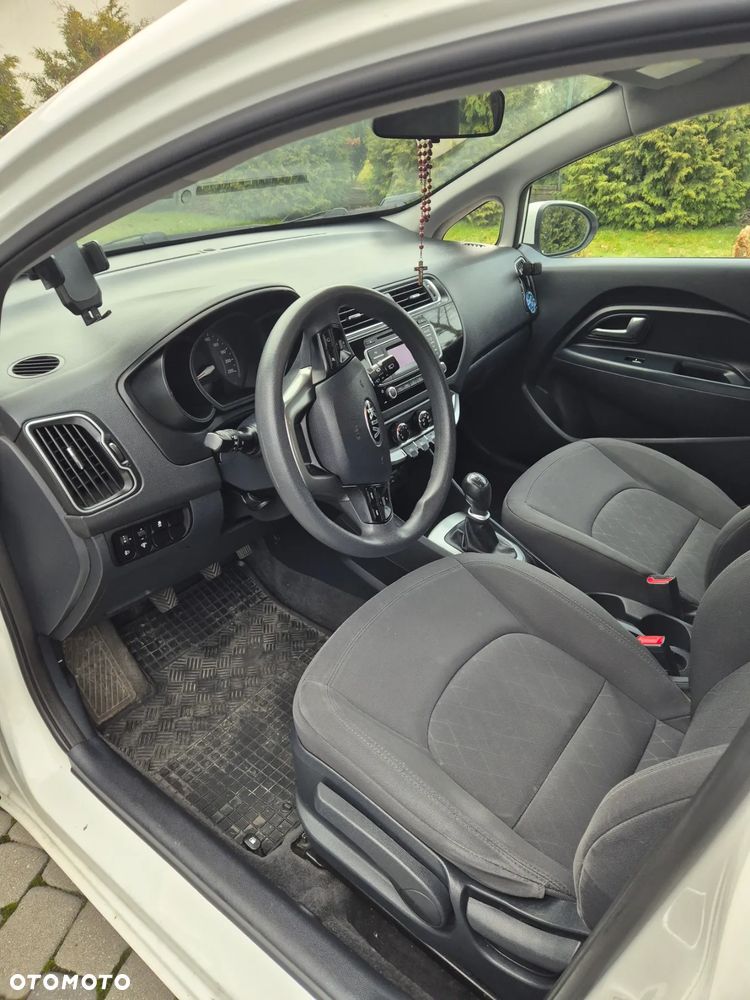 Kia Rio 1.4 M - 9