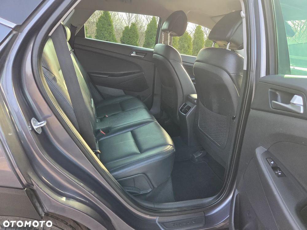 Hyundai Tucson 2.0 CRDI 4WD Automatik Premium - 32