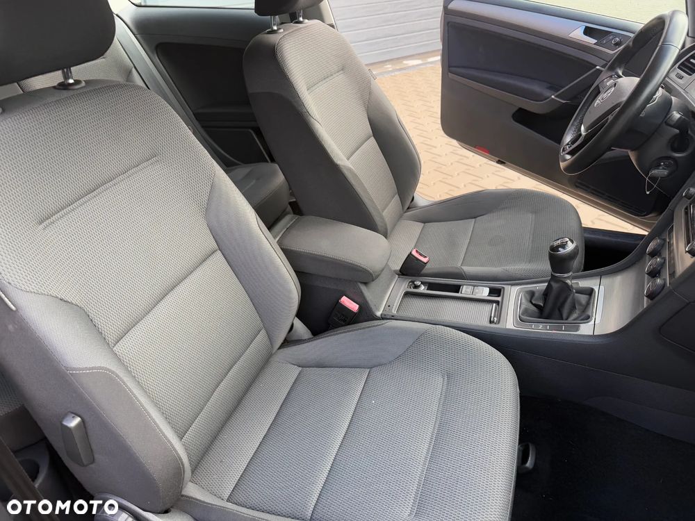 Volkswagen Golf - 17