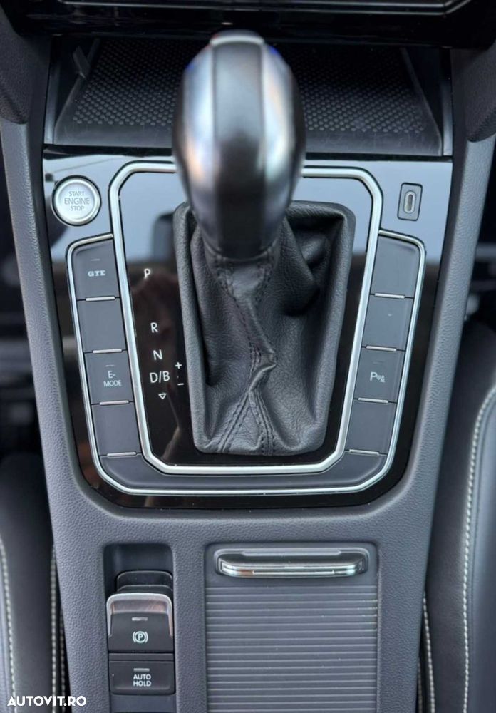 Volkswagen Passat - 26
