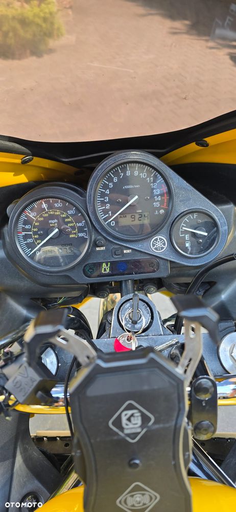 Yamaha FZS - 11