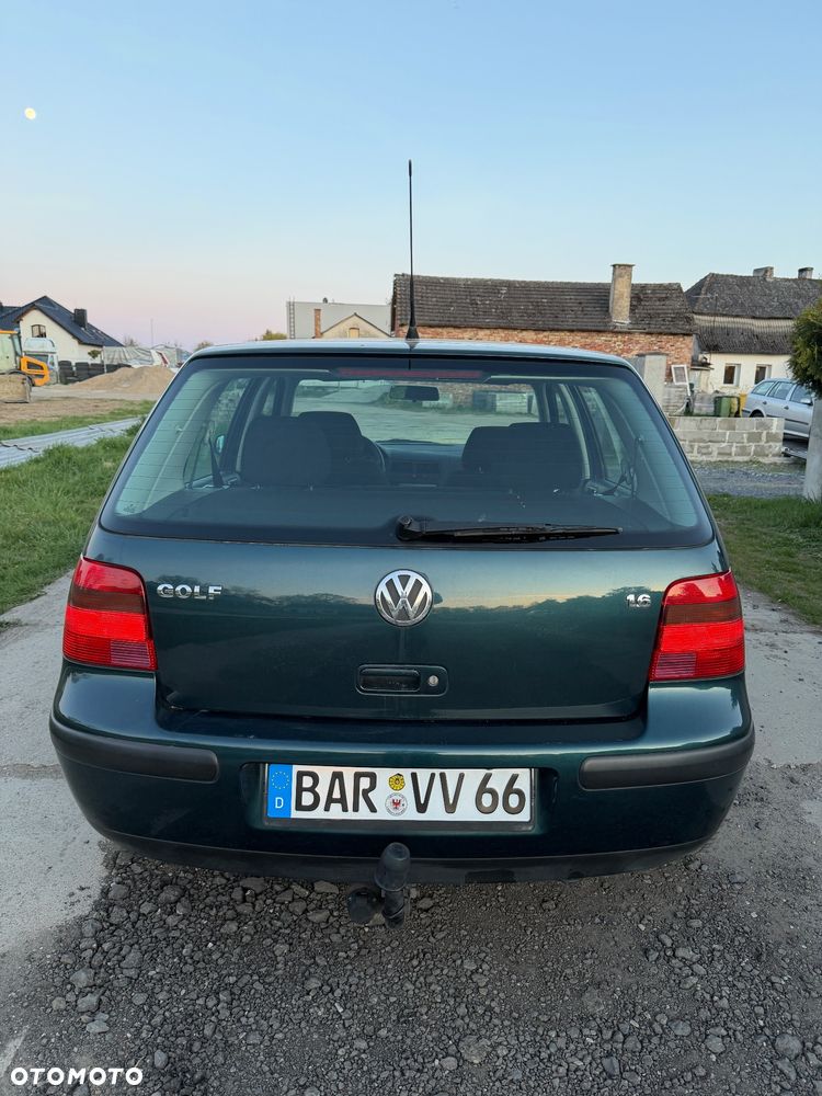 Volkswagen Golf 1.6 Comfortline - 6
