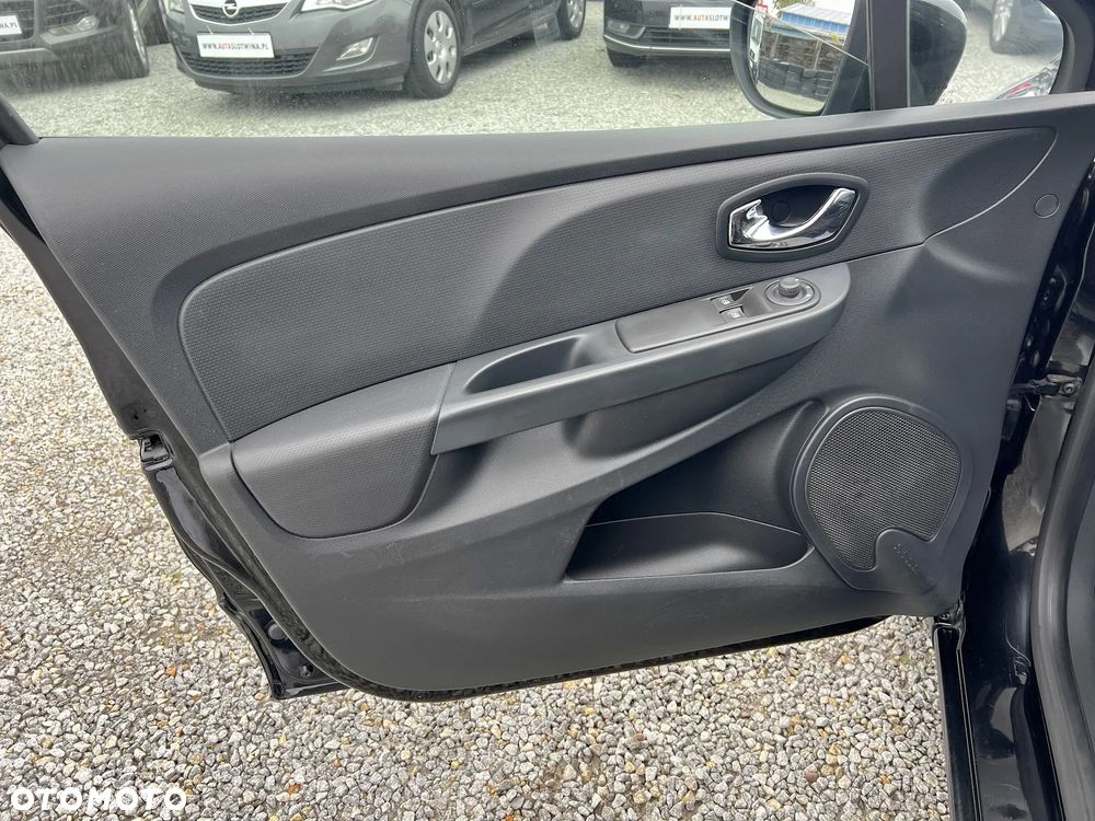 Renault Clio - 17