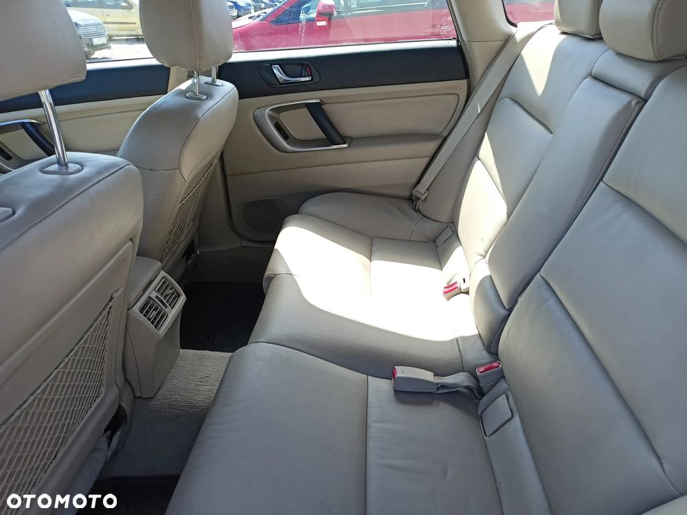 Subaru Outback - 6