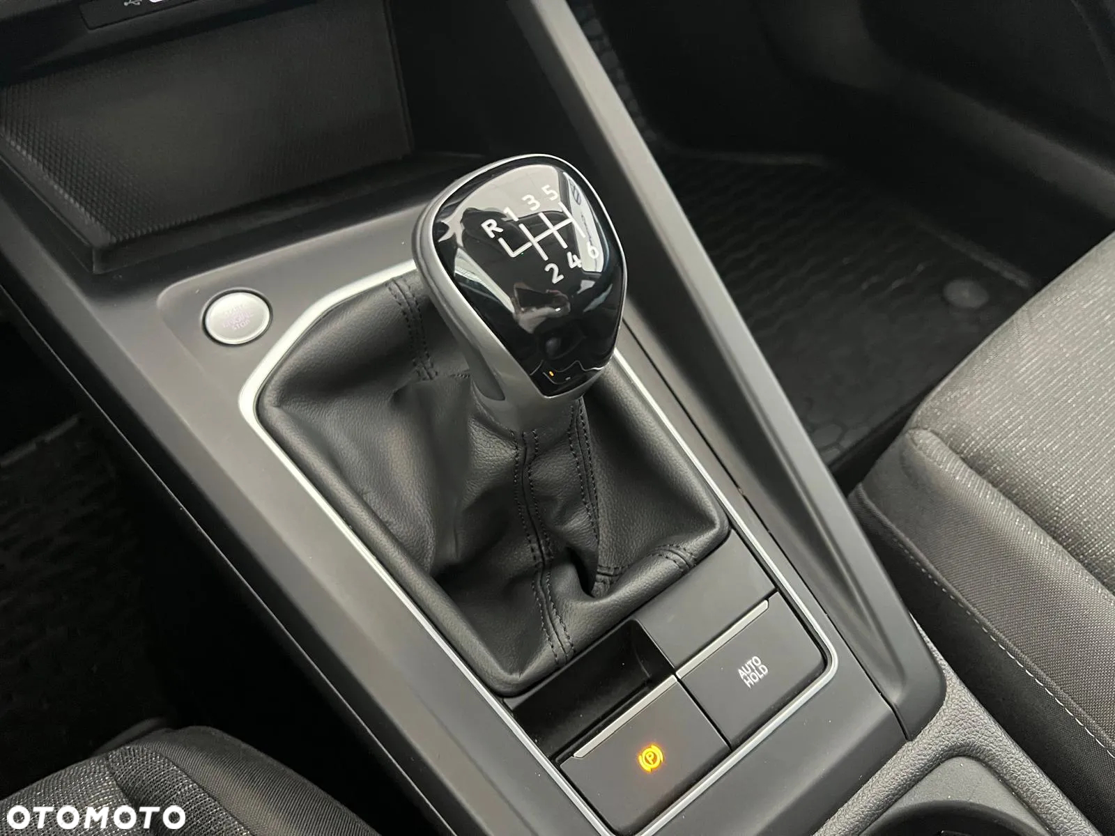 Volkswagen Golf VIII 1.5 TSI EVO Life - 32