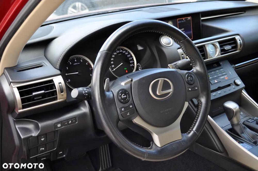Lexus IS 200t Prestige - 15