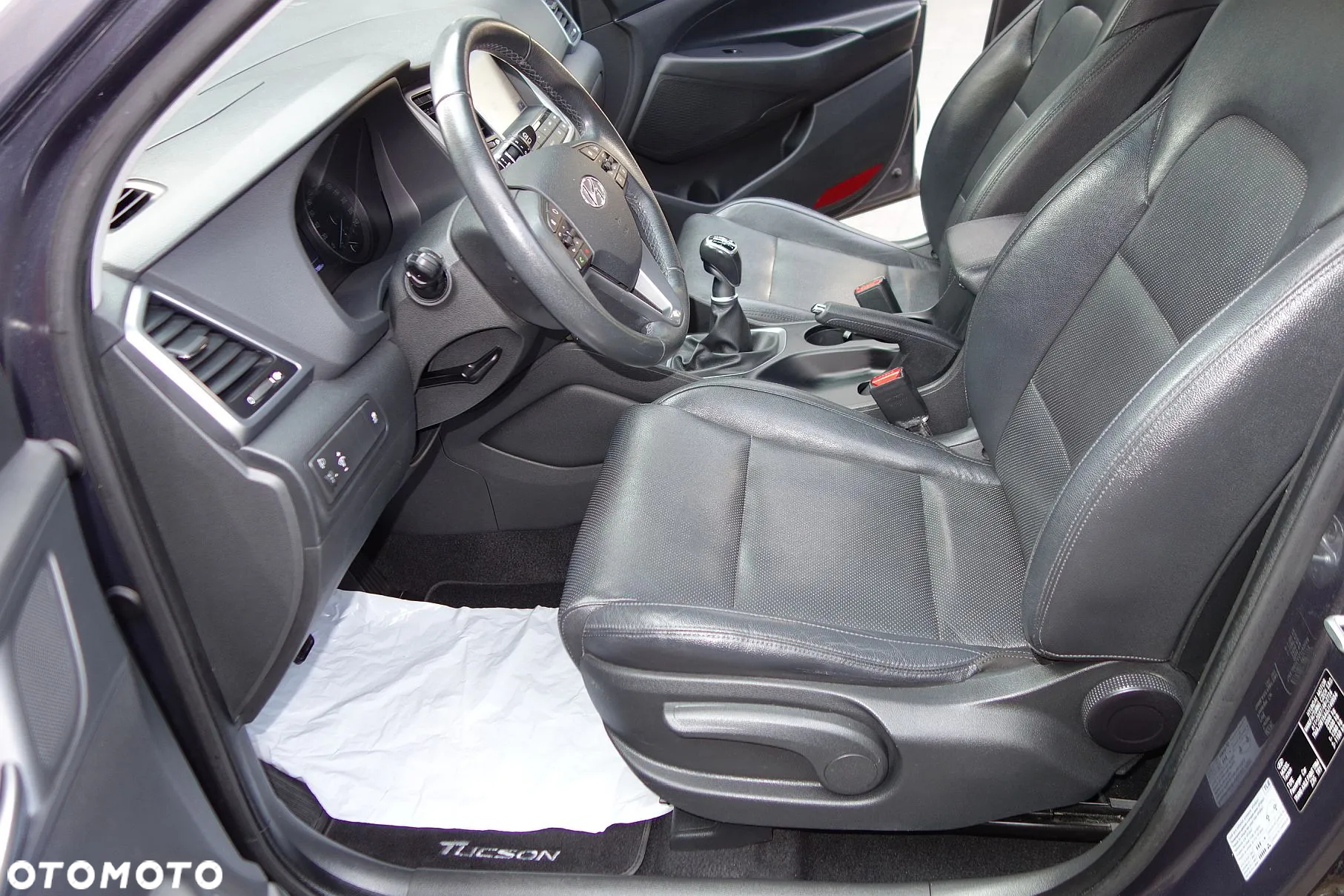 Hyundai Tucson 1.7 CRDI BlueDrive Style 2WD - 28