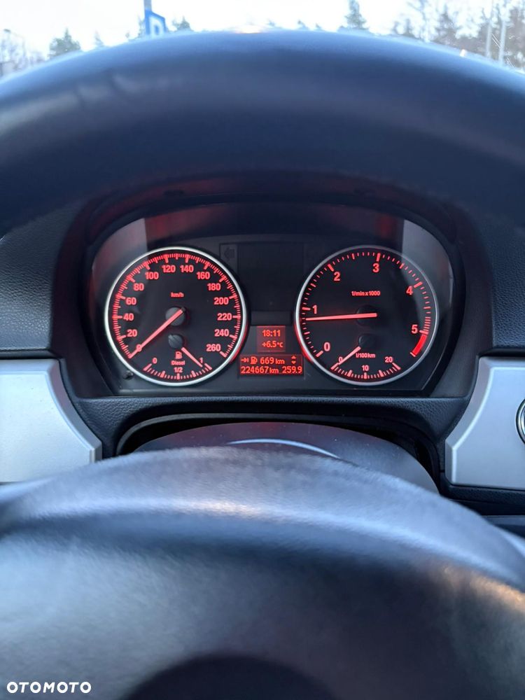 BMW Seria 3 320d M Sport Edition - 12