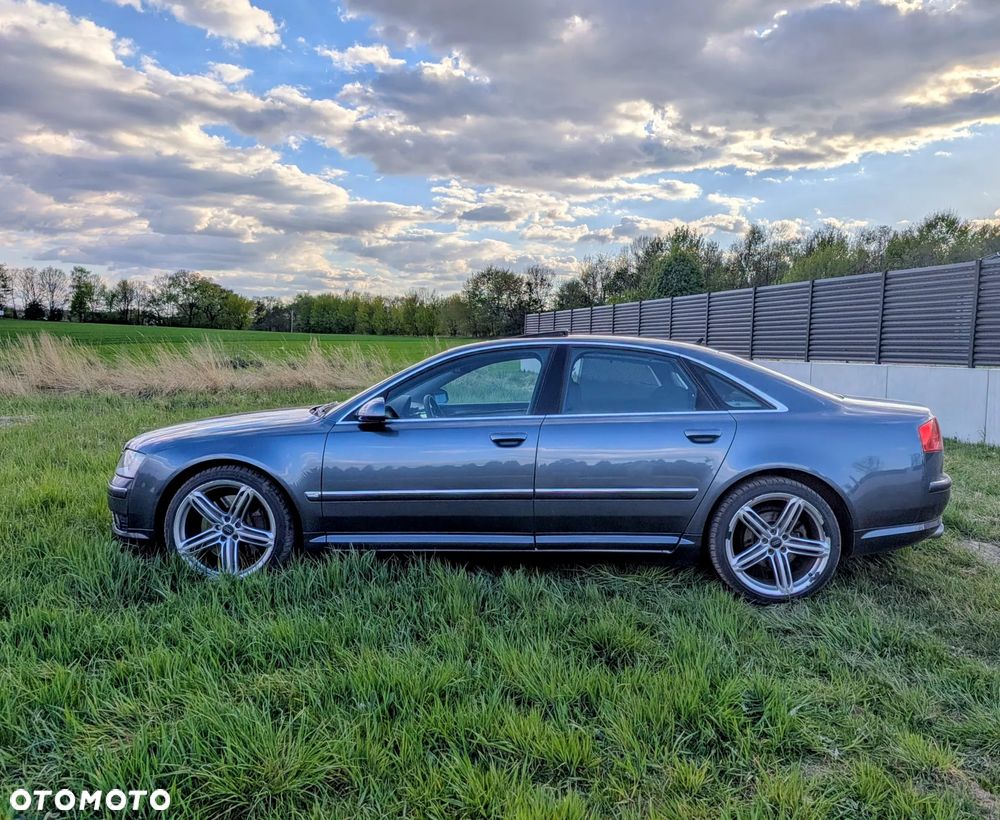 Audi A8 4.2 Quattro - 7